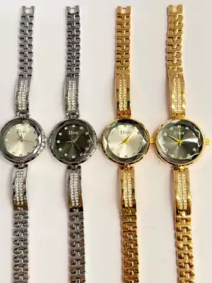 Часы женские кварцевые Dior с календарем и стальным браслетом